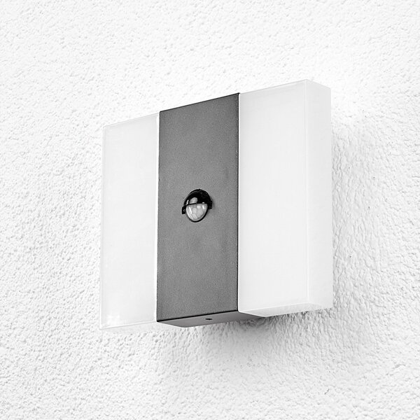 Lindby Εξωτερικός φωτισμός τοίχου με αισθητήρα LED Kumi, γραφίτη, IP44, Γκρι, Μέταλλο, σύγχρονο