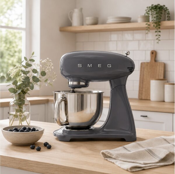 Κουζινομηχανή Smeg SMF03GREU με ισχύ 800W, 10 ταχύτητες και χωρητικότητα 4.8L