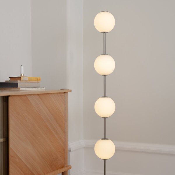 UMAGE LED-Stehlamp Audrey, χρώμα χάλυβα, ύψος 128 cm, 4 φτερά., ρυθμιζόμενος, Μεταλλικό, Σαλόνι / τραπεζαρία, Μέταλλο, σχεδιασμός, Σφαίρα