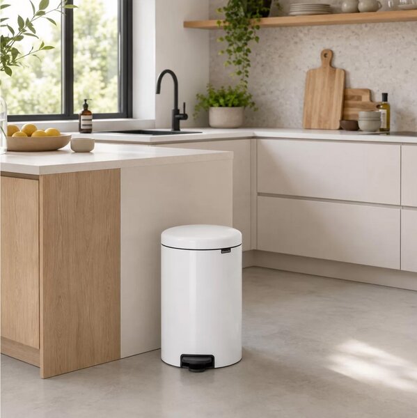 Καλάθι απορριμμάτων New Icon Brabantia με χωρητικότητα 20L και διαστάσεις 38x29x46.7cm - White