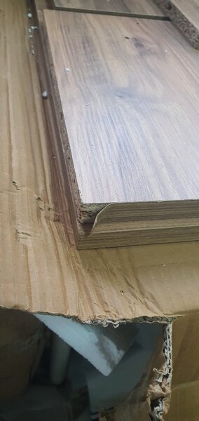 Επανασυσκευασμένο: Γραφείο Nero Figaro Walnut-Μαύρο