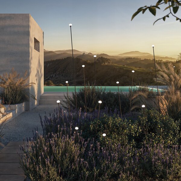 Karman LED λάμπα με πασσάλους MINUIT, ύψος 105 cm, μαύρο, IP65, Μαύρο, Αλουμίνιο, σχεδιασμός