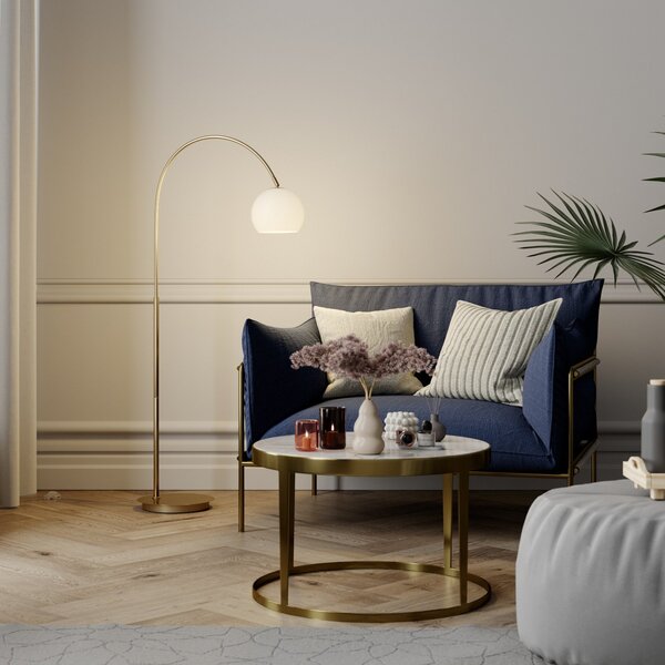 Lindby Λάμπα καμπύλη Cynthia, χρώμα ορείχαλκου, γυαλί, 140 cm, E27, Χρυσό / Ορείχαλκου, Σαλόνι / τραπεζαρία, Γυαλί, σύγχρονο