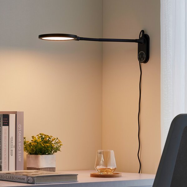 Lindby Επιτραπέζιο φωτιστικό LED Valtaria, μαύρο, CCT, dimmable, ρυθμιζόμενος, Μαύρο, Μελέτη / Γραφείο, Πλαστικό, σύγχρονο