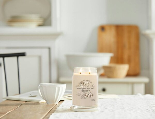 Αρωματικό Κερί Yankee Candle με διάρκεια καύσης έως 80 ώρες και άρωμα Warm Cashmere