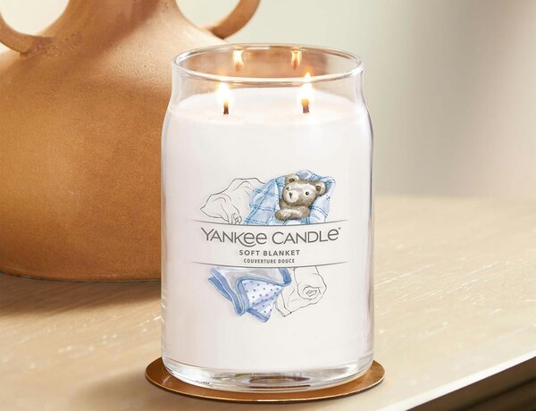 Αρωματικό Κερί Yankee Candle με διάρκεια καύσης έως 80 ώρες και άρωμα Soft Blanket