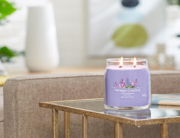 Αρωματικό Κερί Yankee Candle με διάρκεια καύσης έως 50 ώρες και άρωμα Lilac Blossoms