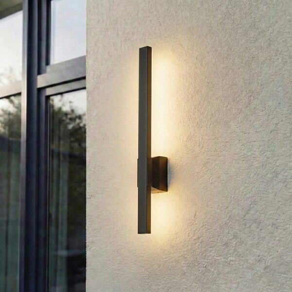 Lindby LED εξωτερικός φωτισμός τοίχου Sakari, μαύρος, αλουμίνιο, ύψος 50 cm, Μαύρο, Αλουμίνιο, σύγχρονο